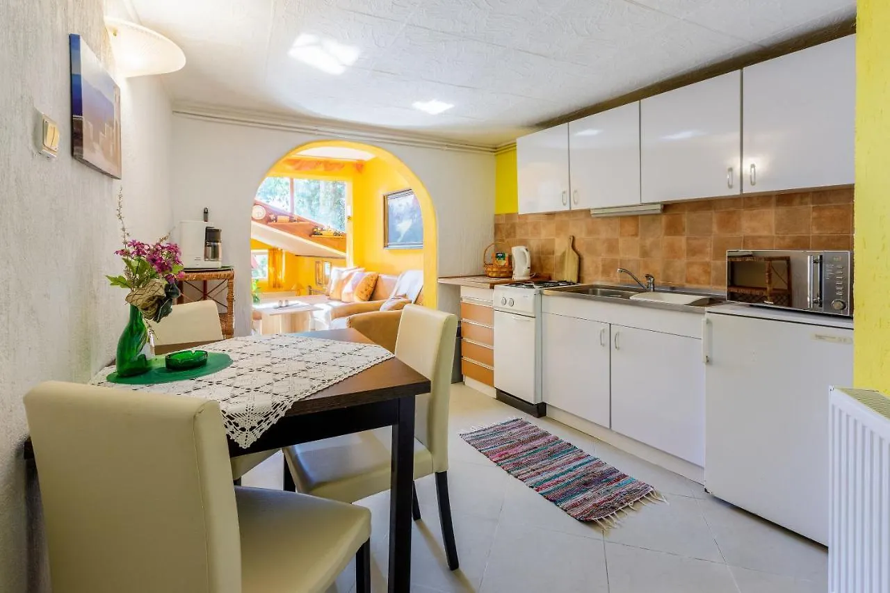 Apartments Senka Dramalj 0*,